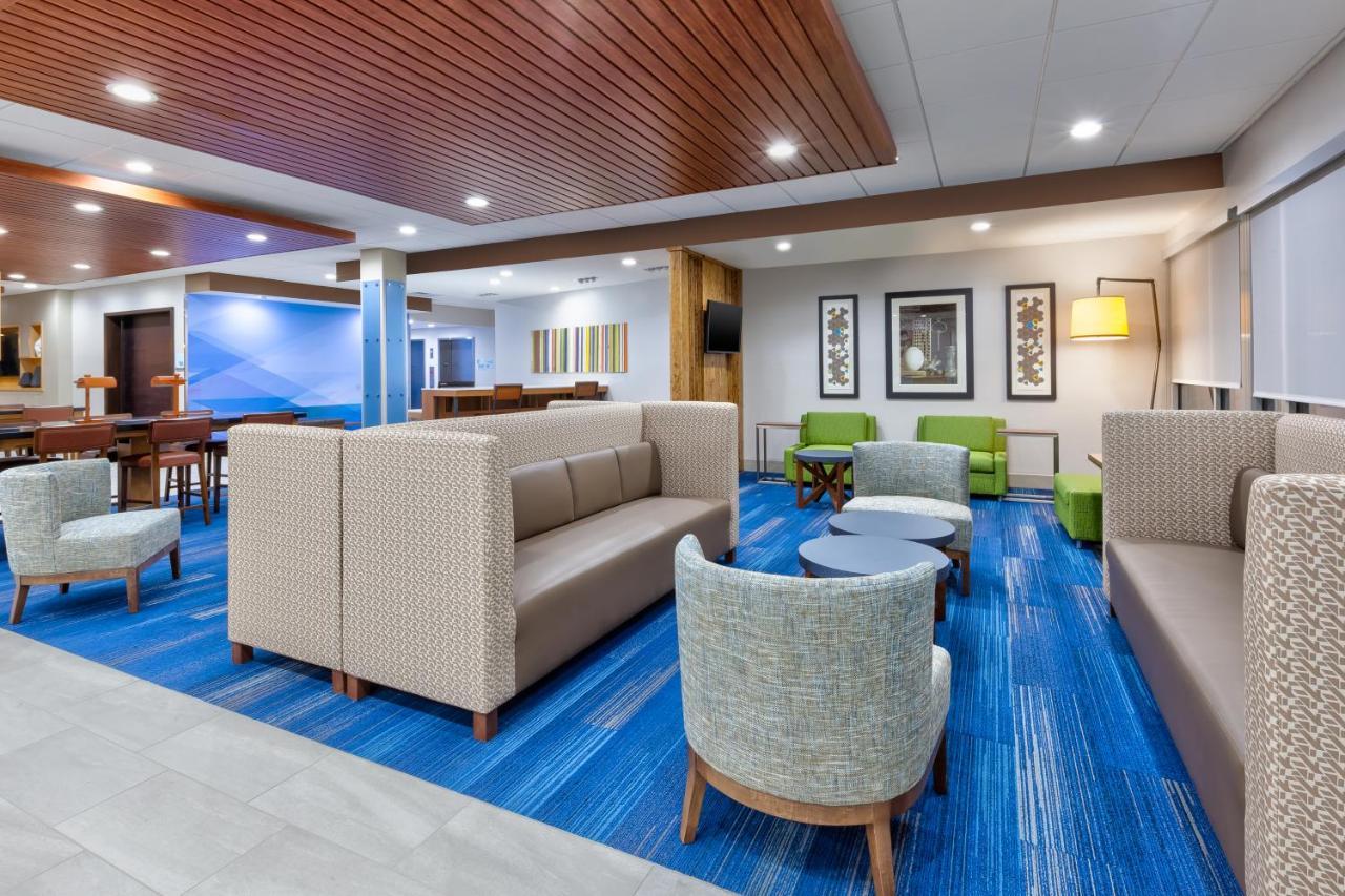 Holiday Inn Express & Suites Wooster By Ihg Exterior photo